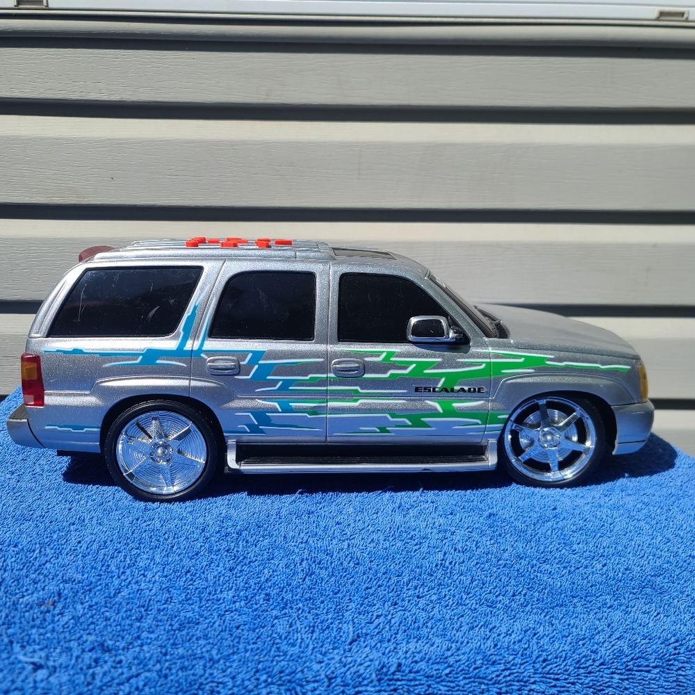 18" ROAD RIPPERS CADILLAC ESCALADE GREY WITH LIGHTS SOUNDS 1993 TOY STATE Works!